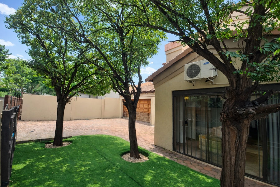 3 Bedroom Property for Sale in Safari Gardens North West